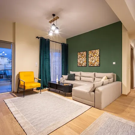 Stunning Rooftop Retreat With Mountain Views Apartment *
