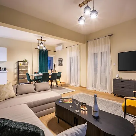 Apartment Stunning Rooftop Retreat With Mountain Views *